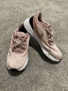 Nike Revolution 5 running shoes in 'Barely Rose' size 8